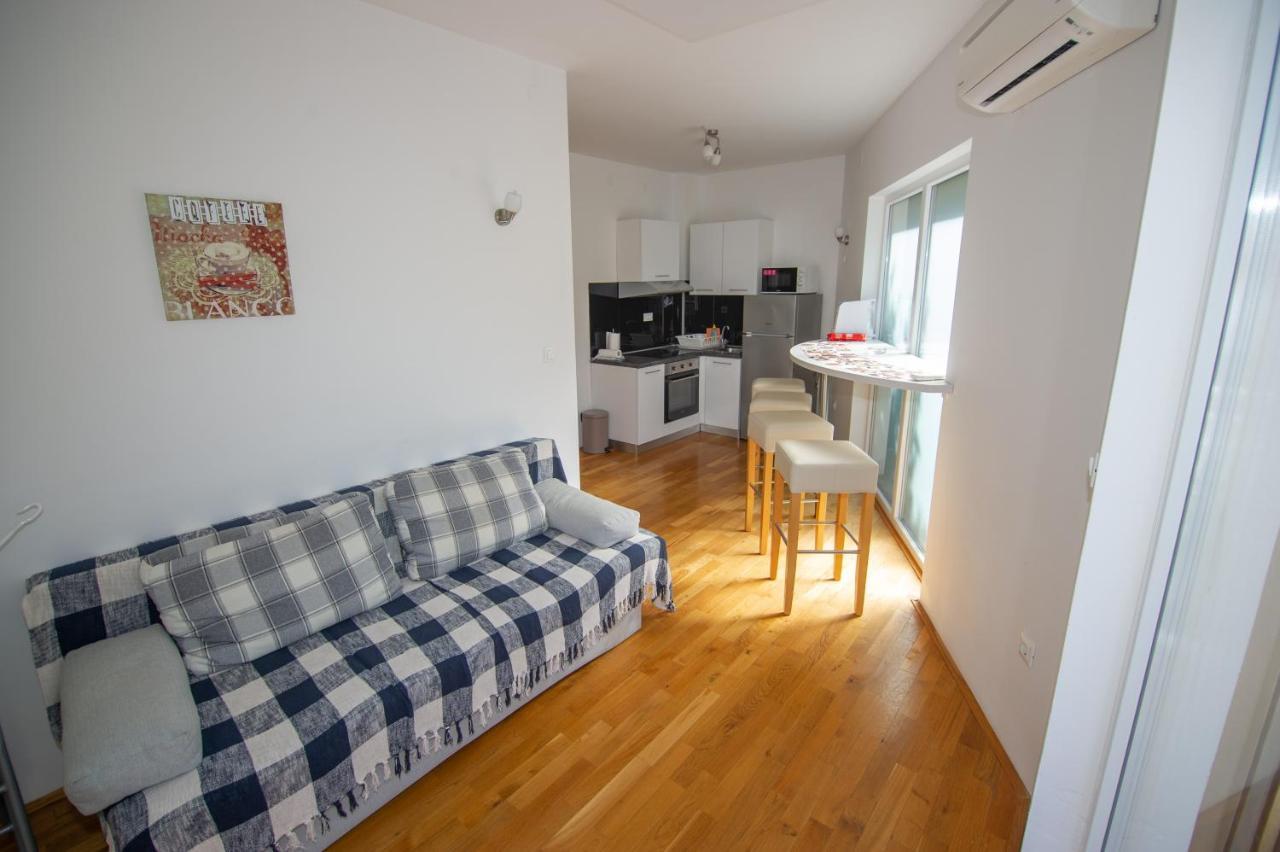 Apartment Davor Malinska Exteriör bild