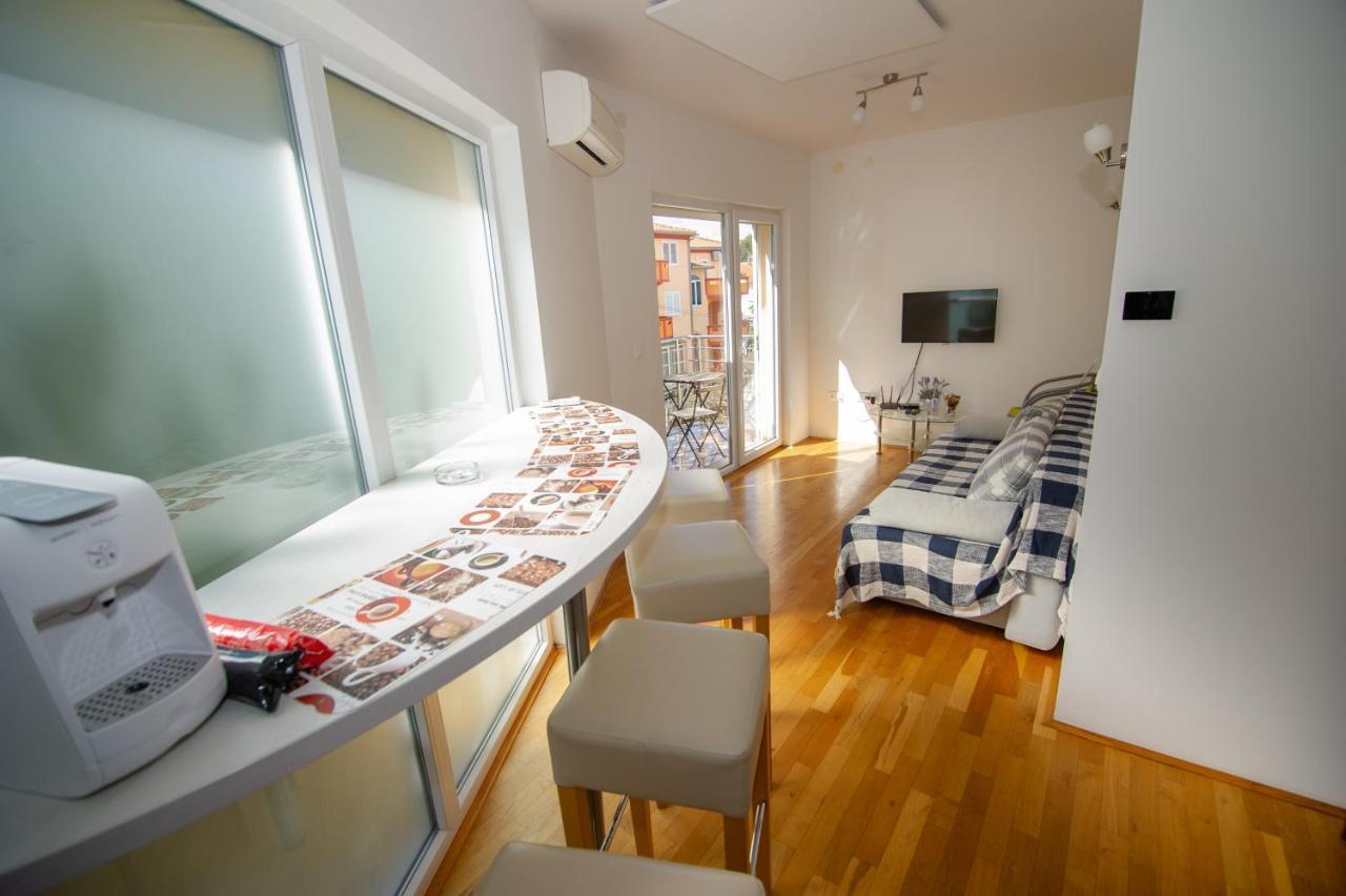 Apartment Davor Malinska Exteriör bild