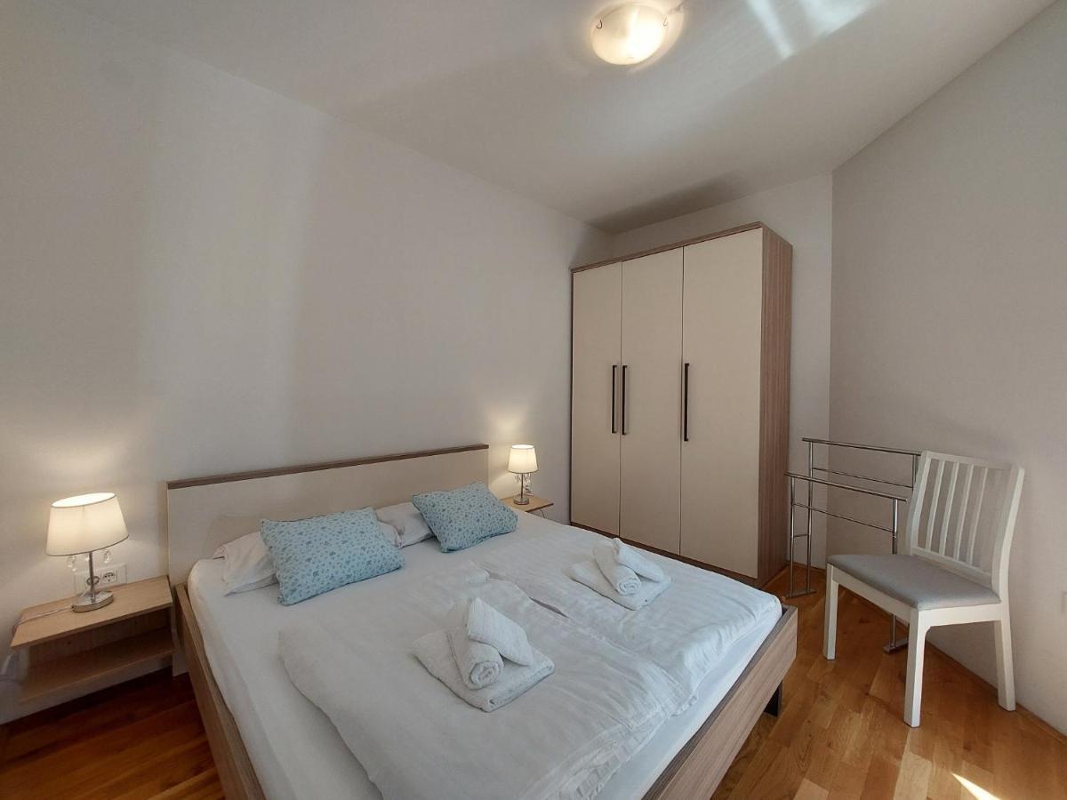 Apartment Davor Malinska Exteriör bild