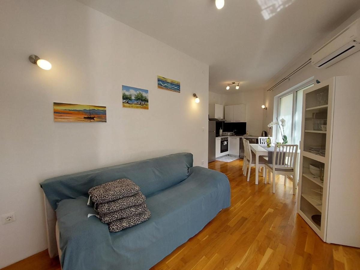 Apartment Davor Malinska Exteriör bild