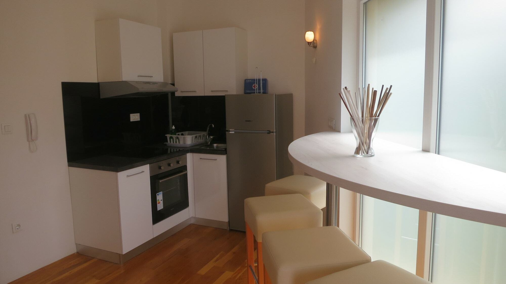 Apartment Davor Malinska Exteriör bild